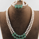 Ensemble collier et bracelets en perle de Culture d'Eau Douce Qaulité A Blanc Nacré et Jade vert